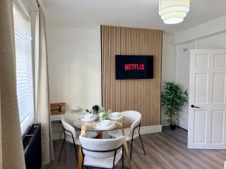 Clapham Park - Modern Apartment - Sleeps 5 - London - 0