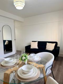 Clapham Park - Modern Apartment - Sleeps 5 - 1