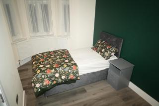 Luxury Rooms Near Heathrow - 8