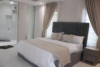 Lekki 3BR En Suite Apartment Off Freedom Way - 6