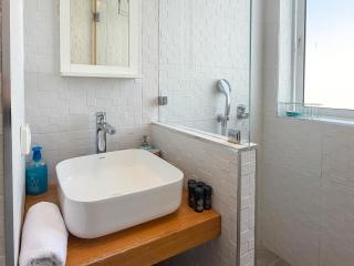 Lovely 2BR with Balcony at Gordon Beach by FeelHome - 4