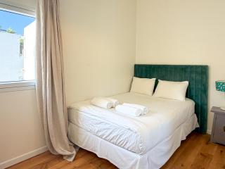 Lovely 2BR with Balcony at Gordon Beach by FeelHome - 3