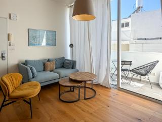 Lovely 2BR with Balcony at Gordon Beach by FeelHome - 0