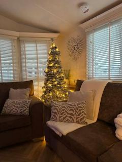 marine getaways caravan hire winchester - 4