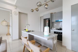 Trion KL By Paradgm Stay With Balcony - 2