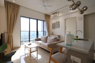 Trion KL By Paradgm Stay With Balcony - 3