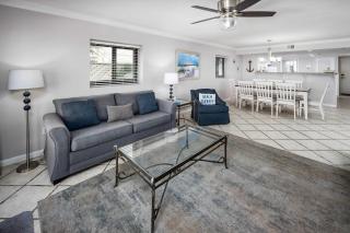 Surf Dweller 112 Large gulf front condo - 8