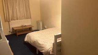 Charming Garden Guest House in Hayes & Harlington - 0