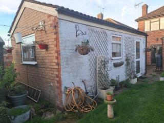 Charming Garden Guest House in Hayes & Harlington - 9