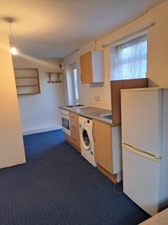 Charming Garden Guest House in Hayes & Harlington - 5