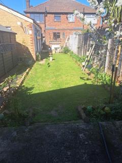 Charming Garden Guest House in Hayes & Harlington - 2