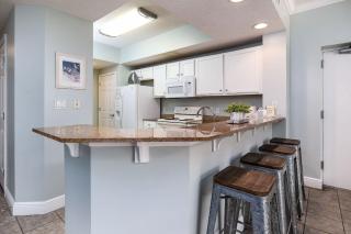 Waters Edge 102 Large 1st floor condo - 6