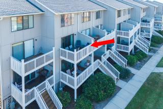 Coastal Comfort on Harbor Island – 2BR/2.5BA Updated Condo with Pool Views - 5