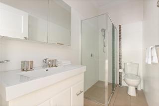 Bright 2-Bed Apartment in Coogee - 2