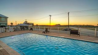 Villa La Isla Family Condo with Pool Near Corpus Christis Best Beaches Dining - 9