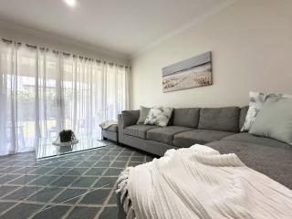 The Nook - Pet & Family-Friendly 4-Bedroom - Palm Beach - 2