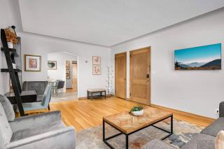 Modern & Pet Friendly in Kenny – Unit 1 - 7