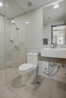 Lovely & Spacious 2BR Home near Solaire & Okada - 7