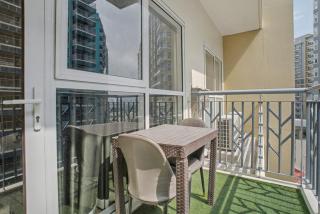 Lovely & Spacious 2BR Home near Solaire & Okada - 3