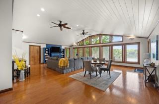 Grande Villa – Lake Cumberland View • Hot Tub • Game Room • Walk to Boat Ramp ➠ 389 - 5