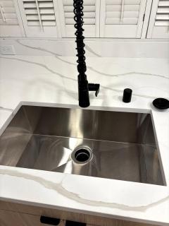 Modern 2BR in Capitol Hill | Patio & Free Parking - 8