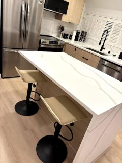 Modern 2BR in Capitol Hill | Patio & Free Parking - 7