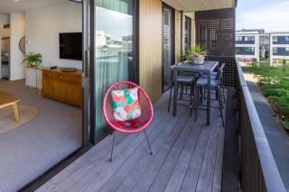 Central City 2BR Apartment plus Carpark & Lift - 2