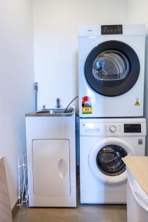 Central City 2BR Apartment plus Carpark & Lift - 3