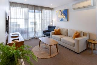 Central City 2BR Apartment plus Carpark & Lift - 0
