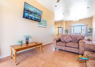 Family resort home, pools, tennis, clean shady beach and family golfing - 0