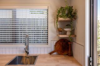 Waiheke Beachfront Apartment - Coast and Country - 6