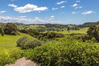 Lookout Landing by Waiheke Pure - 7
