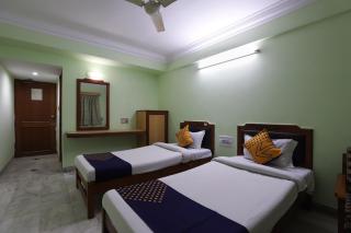 SPOT ON Hotel Hilltop - 2