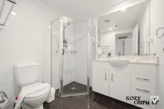 KozyGuru | Waterloo | Designer Pad with City Views - 3
