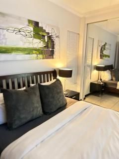 Luxe Haven 102 Ventura Estate - 6