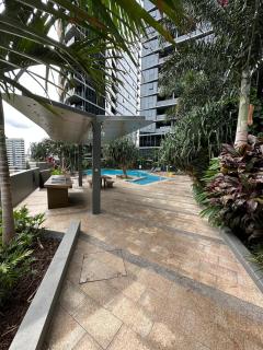 High level river and mount view Apt in South Brisbane - Brisbane - 8