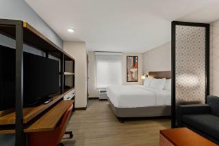 Everhome Suites Clarksville Ft Campbell Area by Choice Hotels - 9