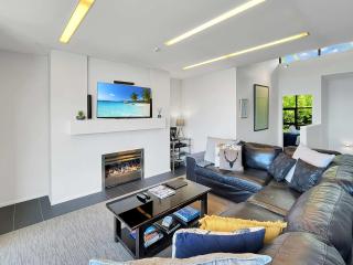 Terrace Apartment 4 With Mountain Views - 3