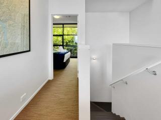 Terrace Apartment 4 With Mountain Views - 2