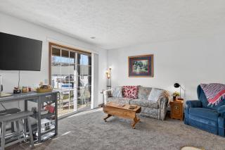 Scenic Getaway - Quiet Spot 3 Miles to Landing condo - 0