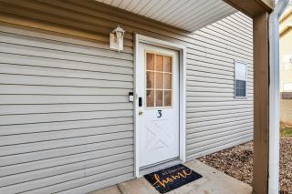 Scenic Getaway - Quiet Spot 3 Miles to Landing condo - 5