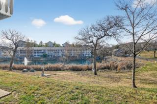 Scenic Getaway - Quiet Spot 3 Miles to Landing condo - 3