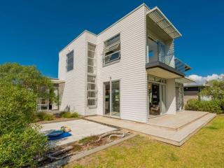 Hosts on the Coast Taranui's Nest - 9