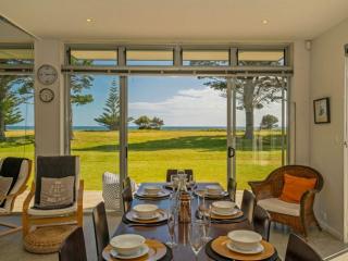 Hosts on the Coast Taranui's Nest - 8