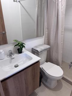 Comodo Apartamento con Ubicacion Central - 6