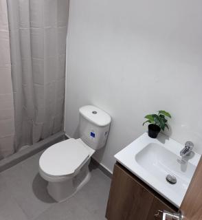 Comodo Apartamento con Ubicacion Central - 2