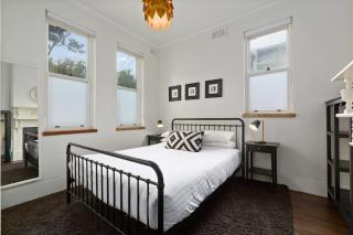 Stylish Victorian Terrace in cultural heart - 7