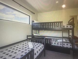 Playground Fun on Town Doorstep! - 2