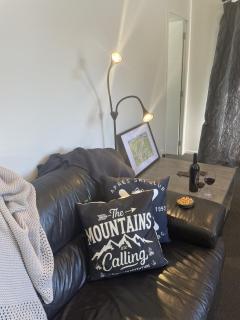 Playground Fun on Town Doorstep! - 5