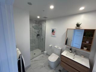 Modern Central City Apartment - 5